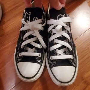 Women's Black converses size 6
